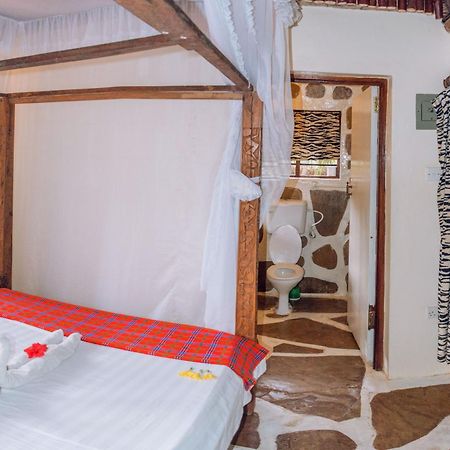 Kijani Cottages In Diani Praia de Diani Exterior foto