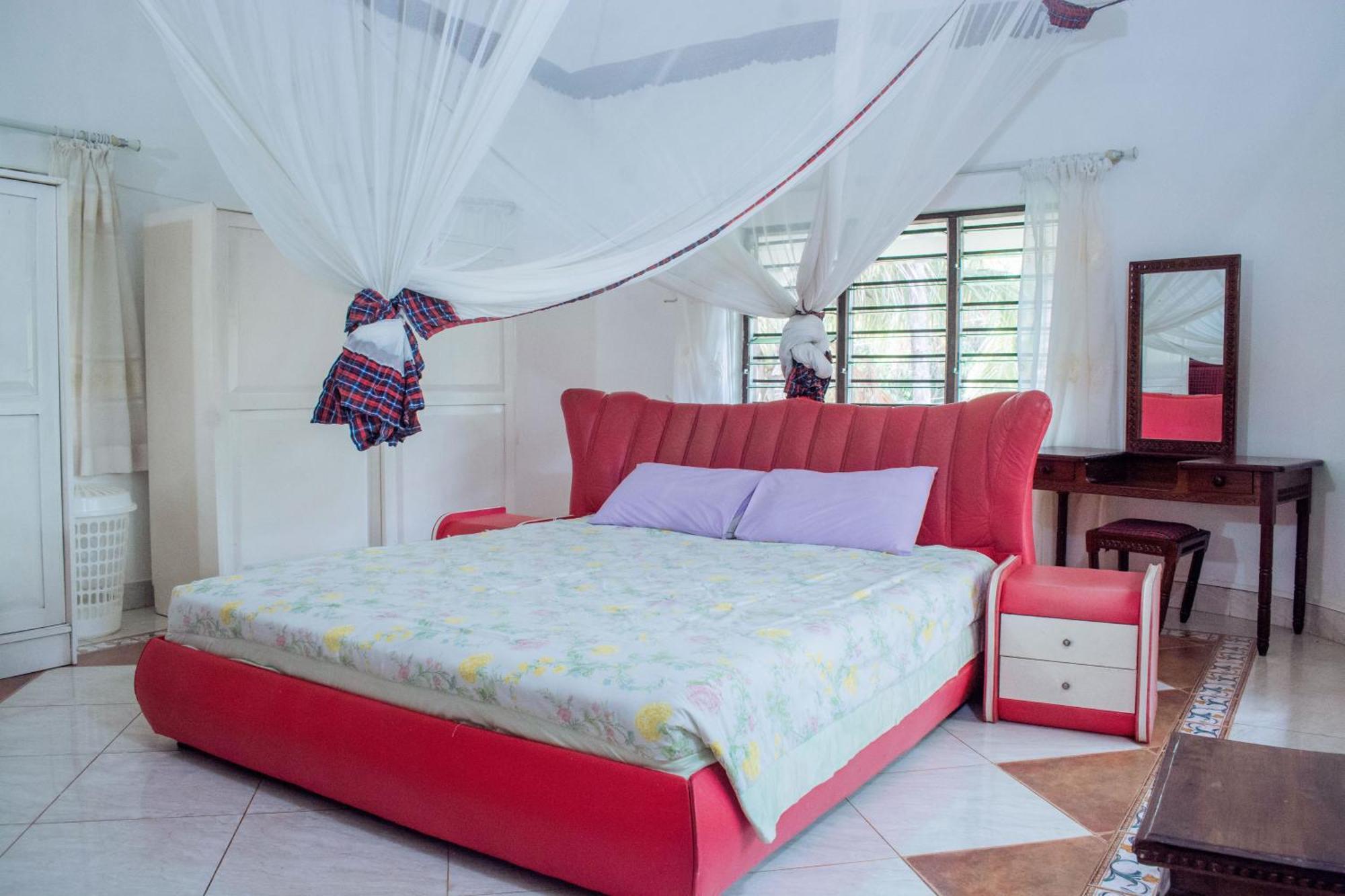 Kijani Cottages In Diani Praia de Diani Exterior foto