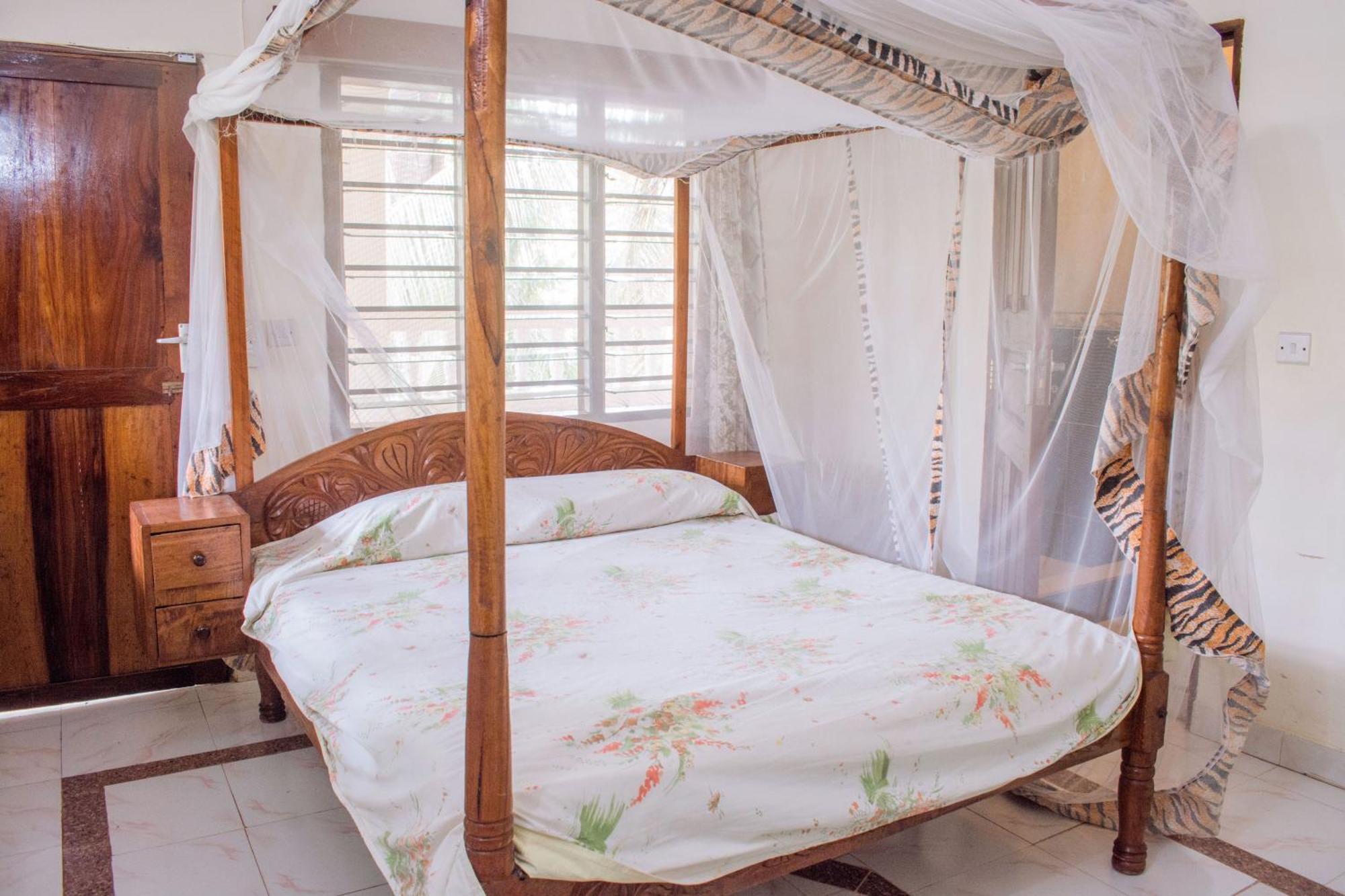 Kijani Cottages In Diani Praia de Diani Exterior foto