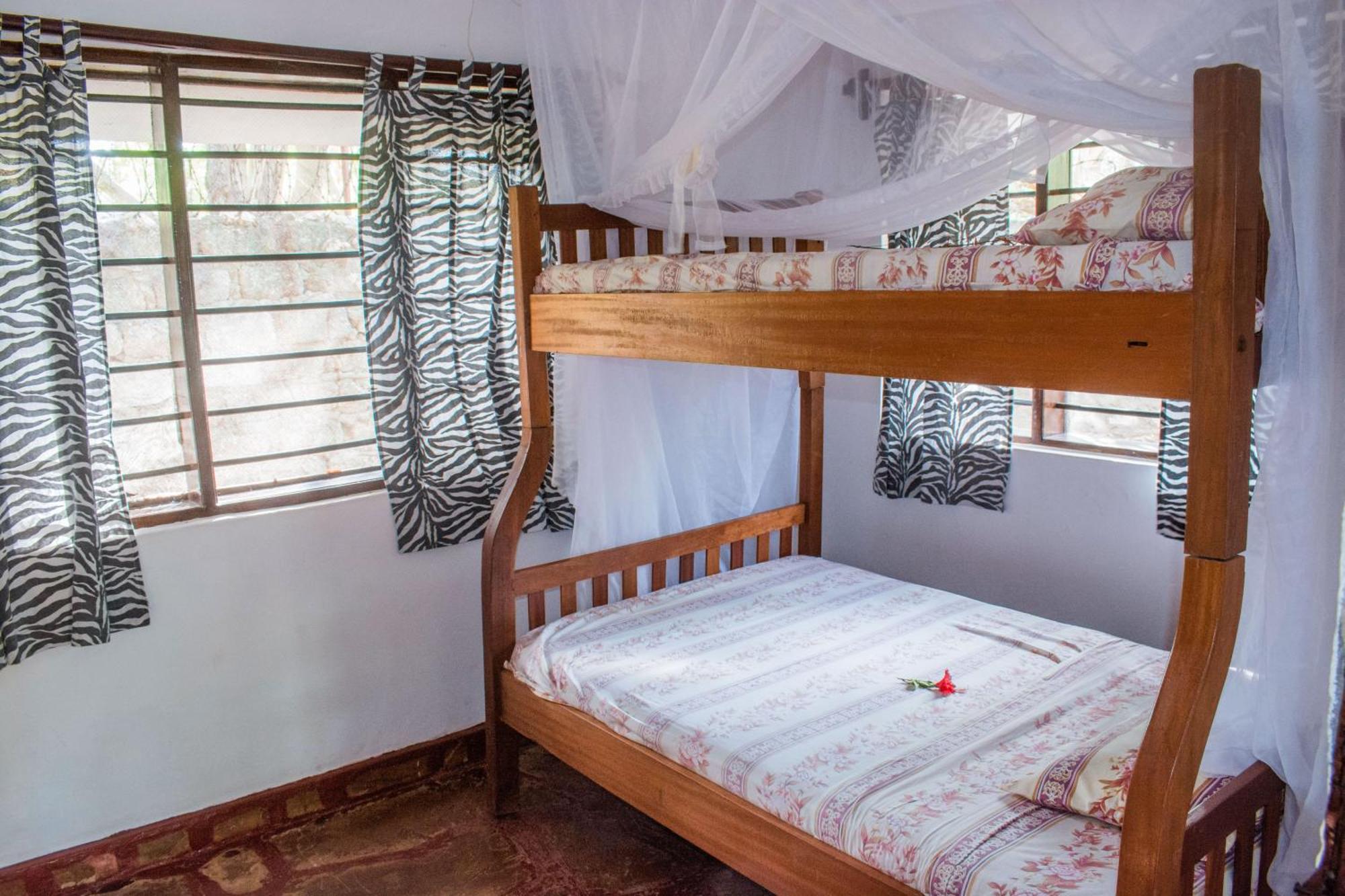 Kijani Cottages In Diani Praia de Diani Exterior foto