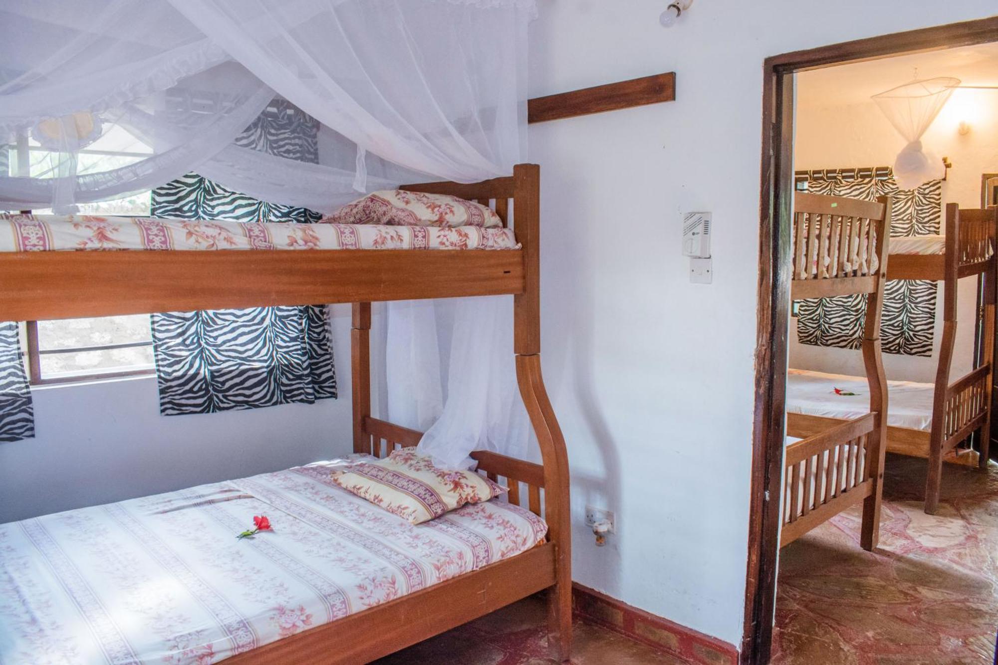 Kijani Cottages In Diani Praia de Diani Exterior foto