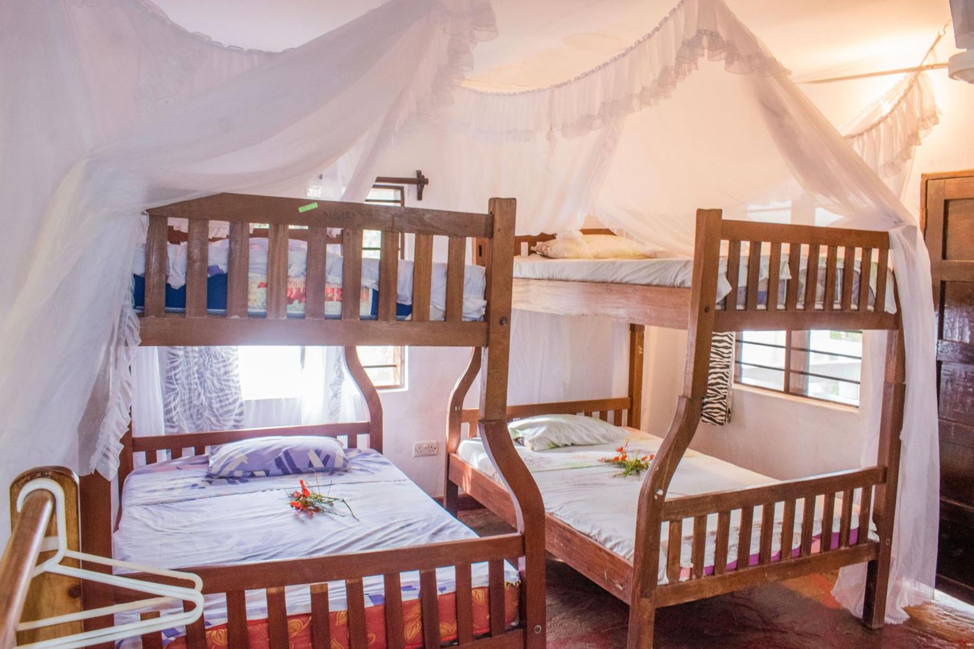 Kijani Cottages In Diani Praia de Diani Exterior foto