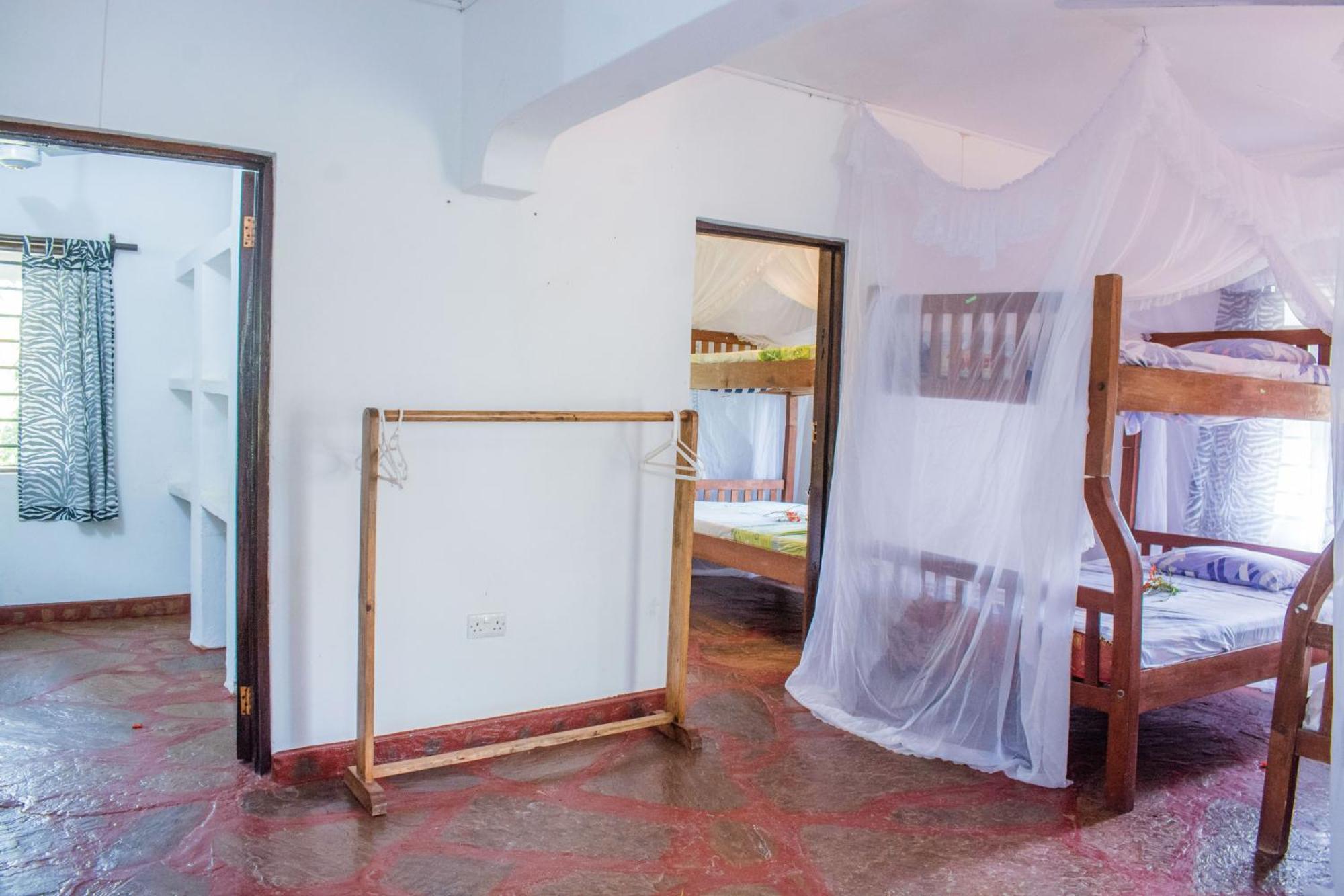Kijani Cottages In Diani Praia de Diani Exterior foto