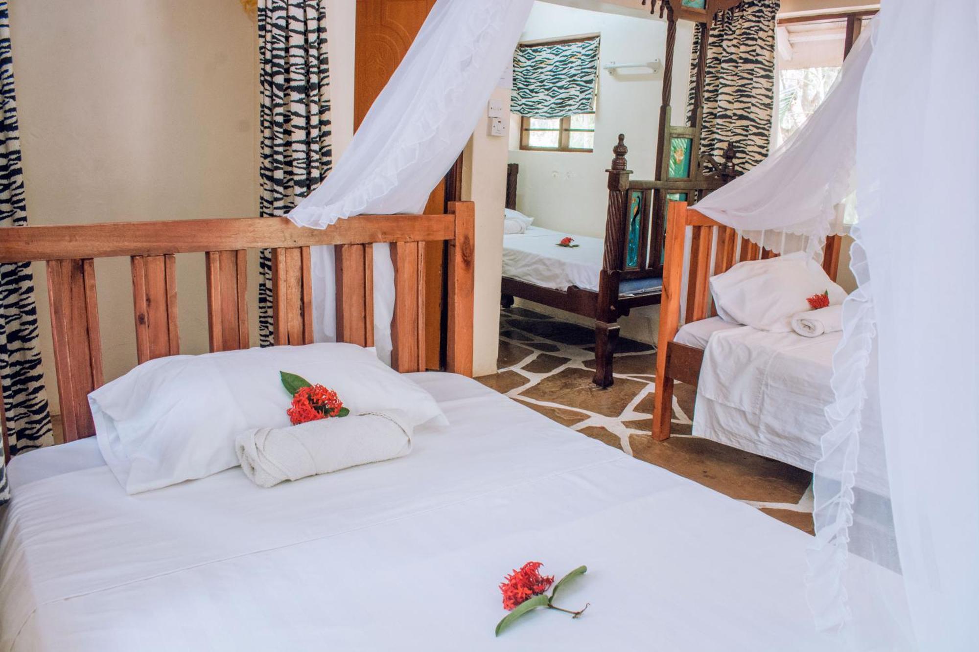 Kijani Cottages In Diani Praia de Diani Exterior foto