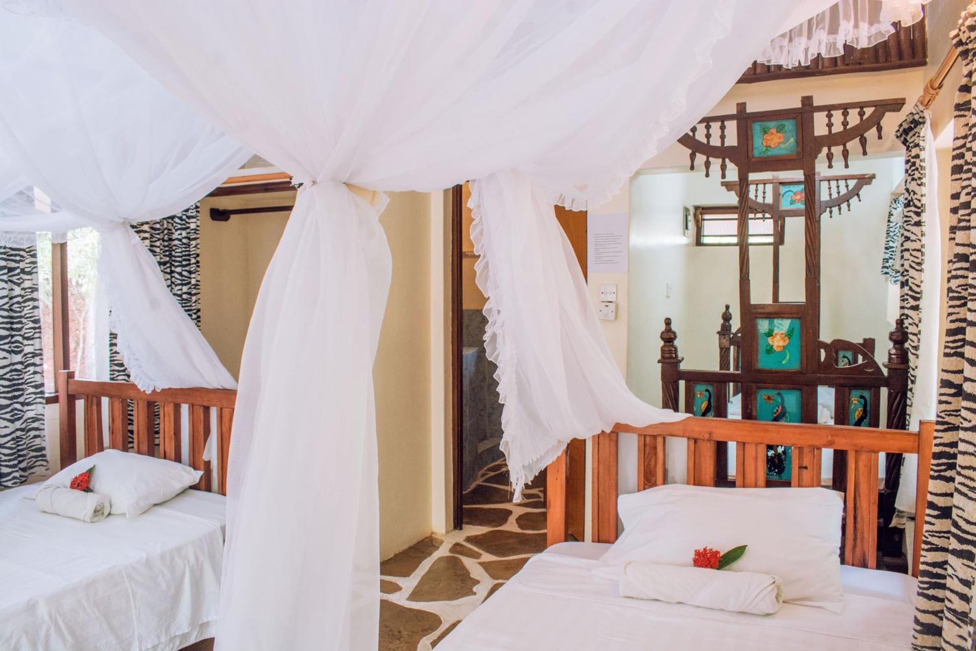 Kijani Cottages In Diani Praia de Diani Exterior foto