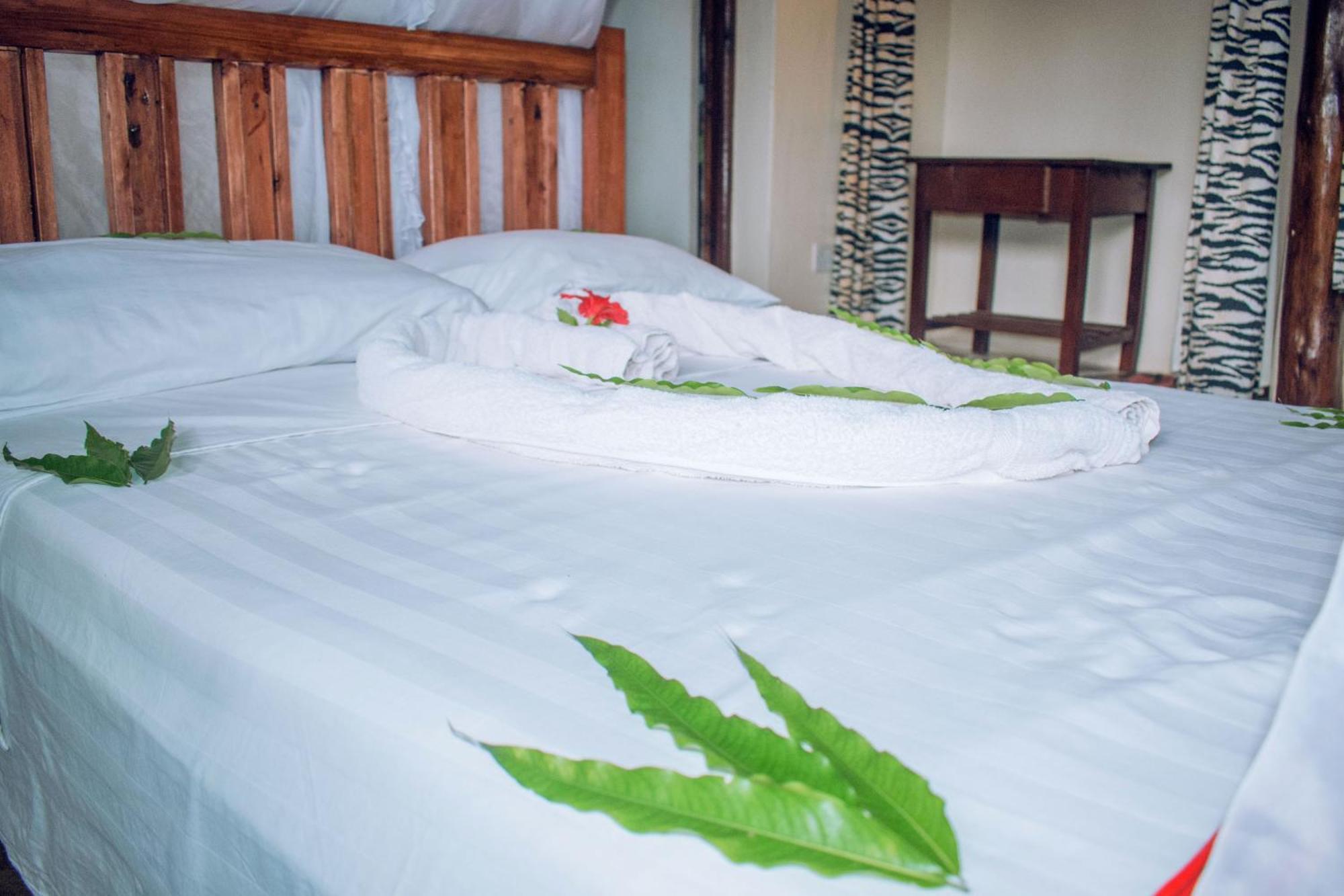 Kijani Cottages In Diani Praia de Diani Exterior foto