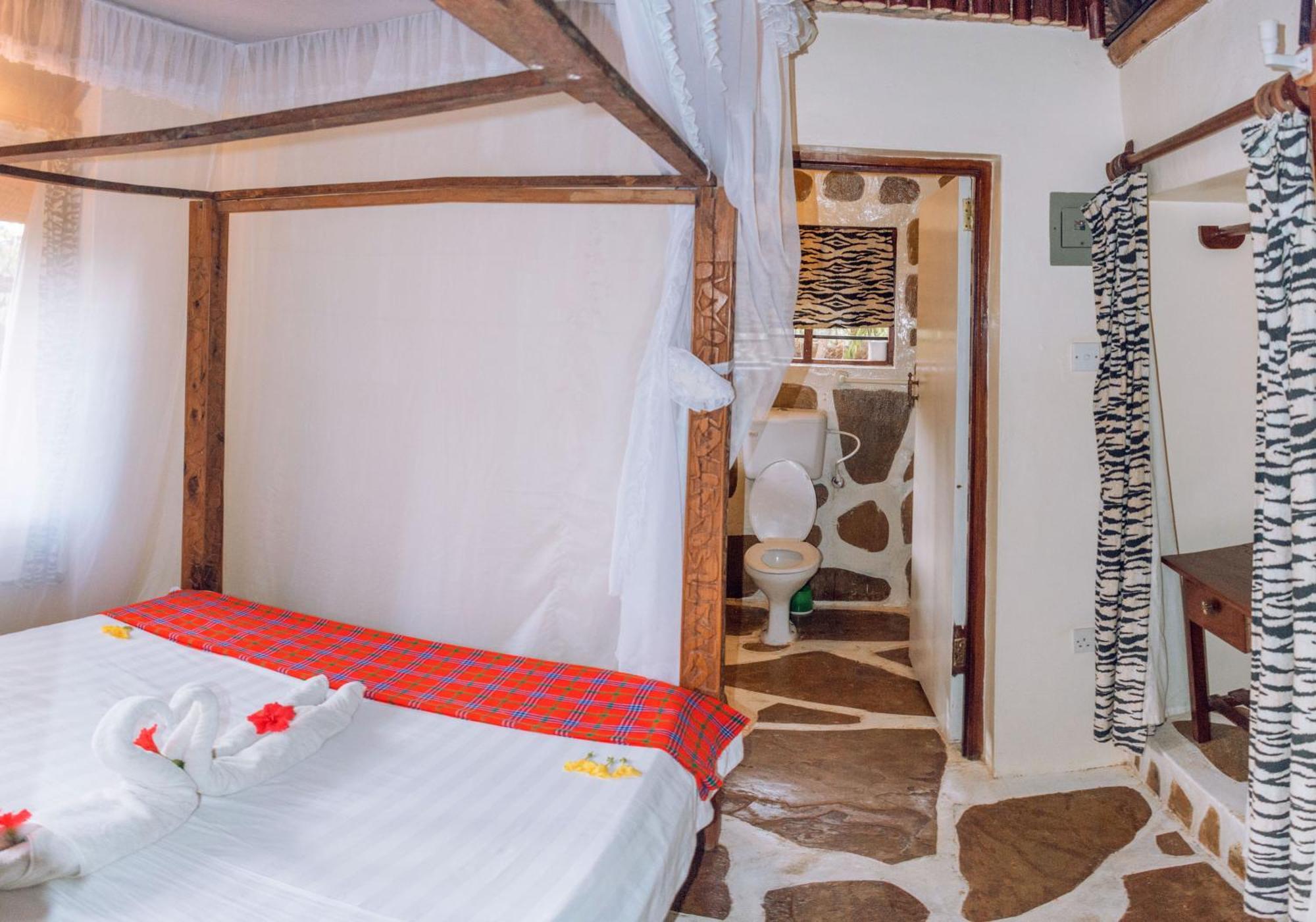 Kijani Cottages In Diani Praia de Diani Exterior foto