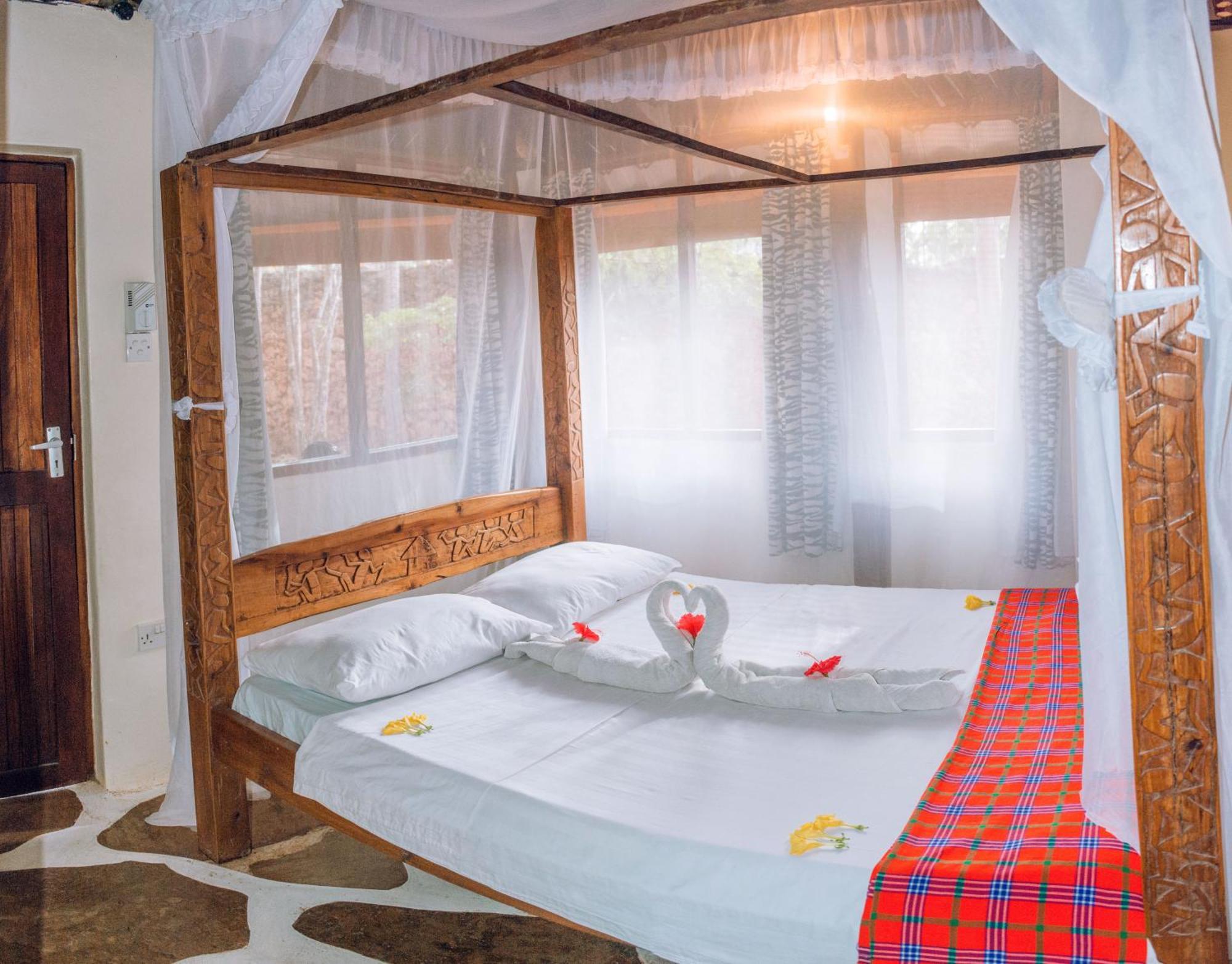 Kijani Cottages In Diani Praia de Diani Exterior foto