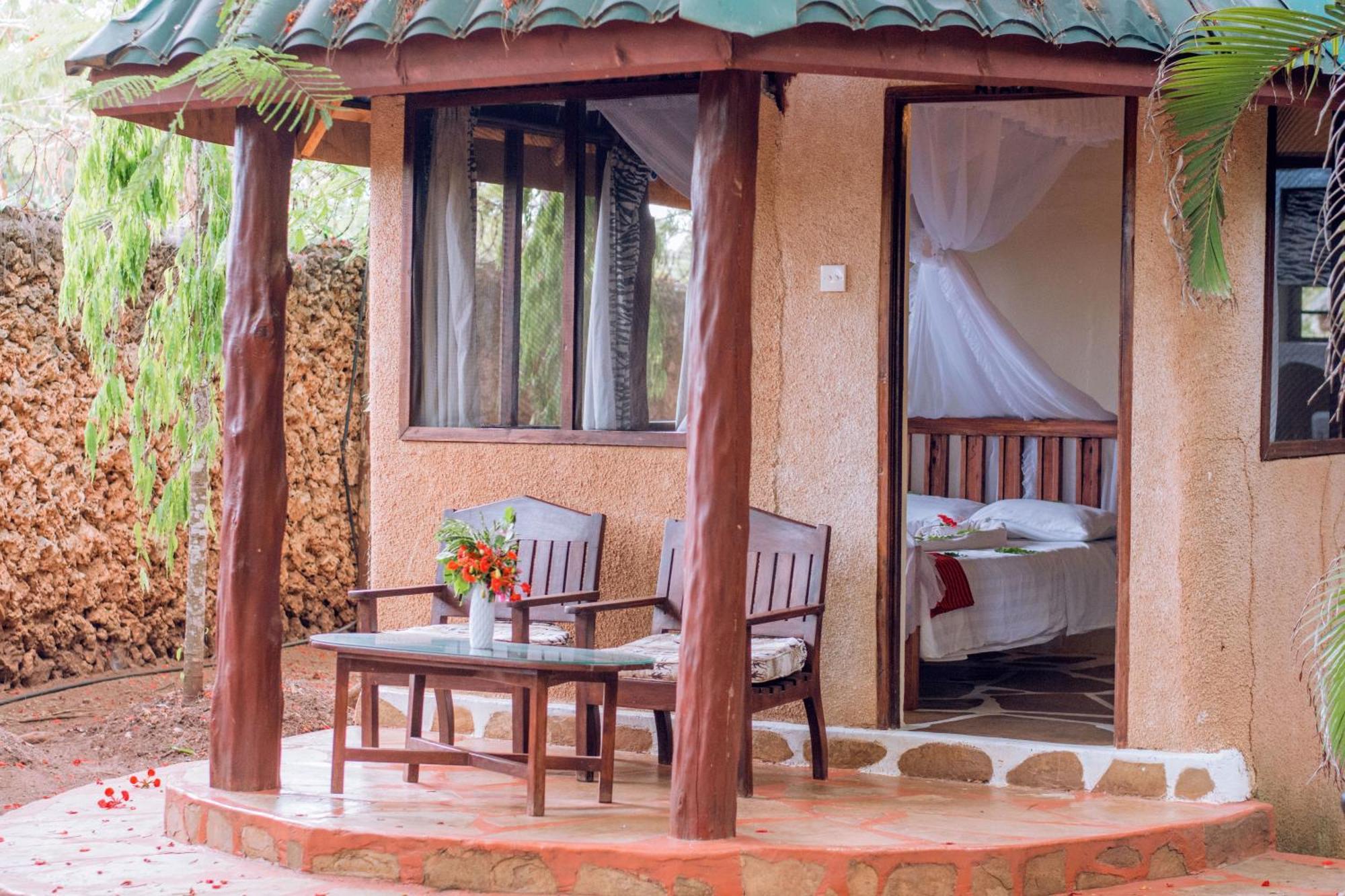 Kijani Cottages In Diani Praia de Diani Exterior foto
